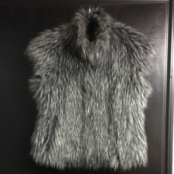 Faux Fur Vest - Picture 1 of 3